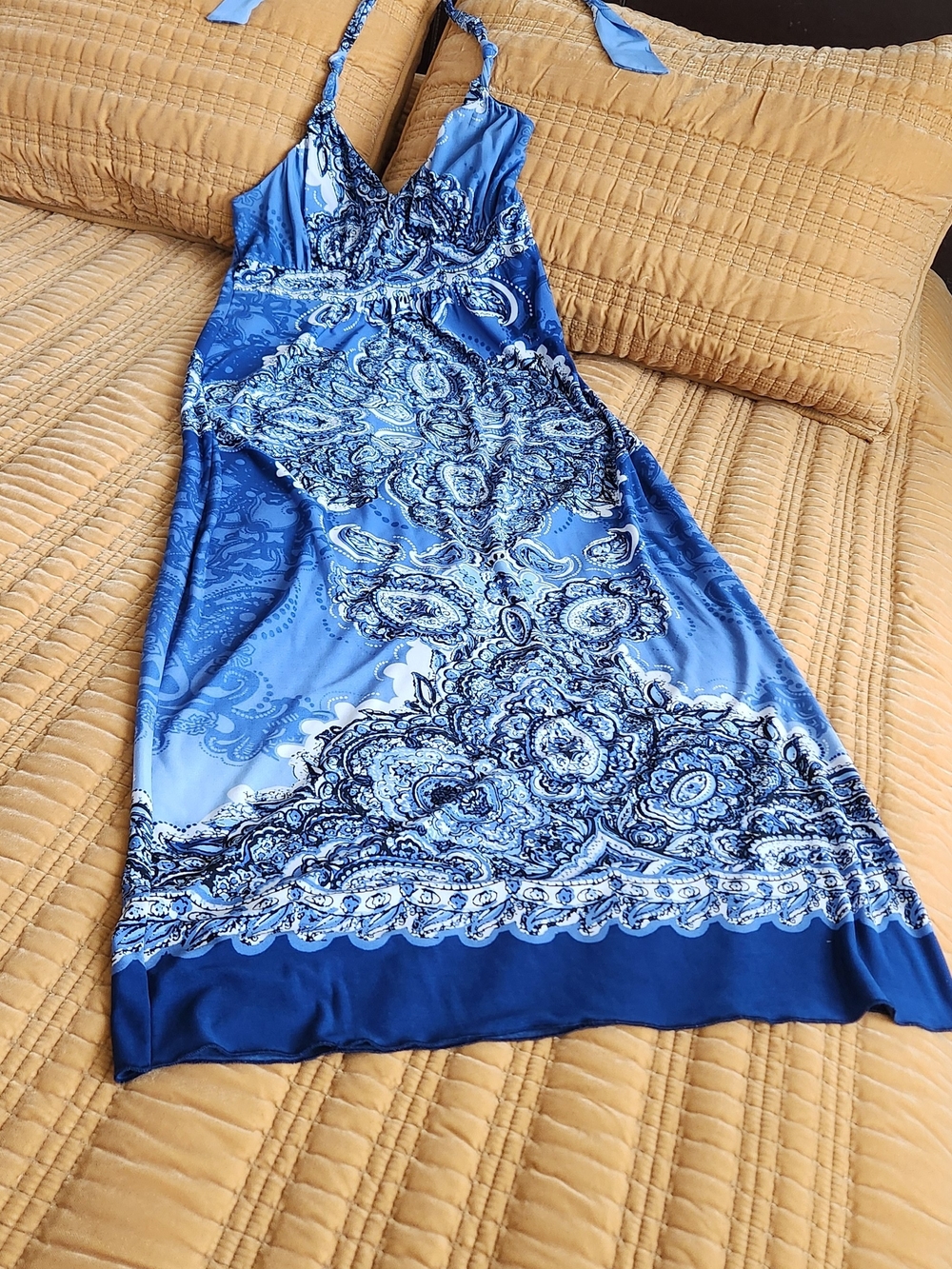 Saint Tropez West, Blue and White Paisley Print Dress. Women Size 12.
